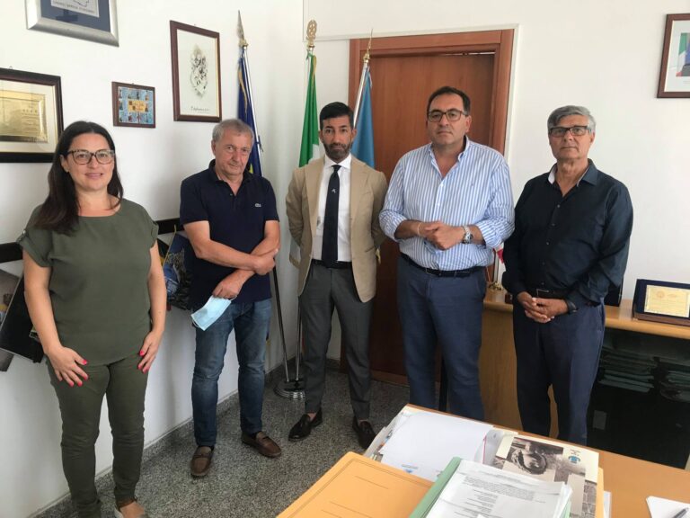 7 Agosto 2020 – Protocollo di intesa tra l’Associazione Alzheimer Uniti Aprilia – ODV, la Multiservizi e il Comune di Aprilia, per Interventi socio assistenziali a favore delle persone fragili connessi all’emergenza epidemiologica da COVID-19
